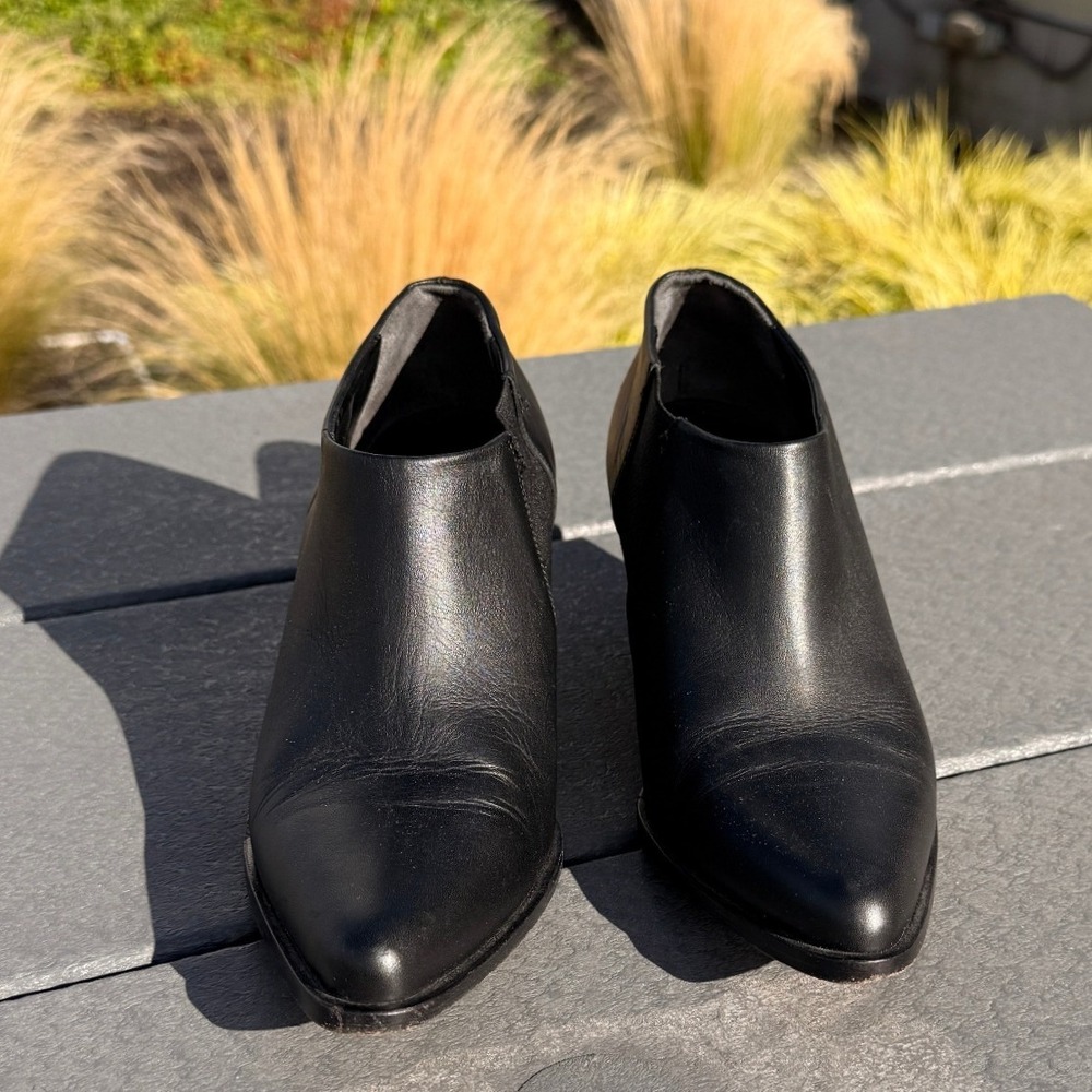 Vince Ankle Booties Size 6.5 Black Leather Pointed Toe Dress Shoes Made in Italy